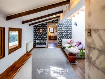 Espectacular casa en El Arrayán con vistas al río
