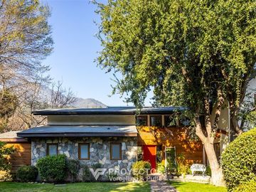 Espectacular casa en El Arrayán con vistas al río