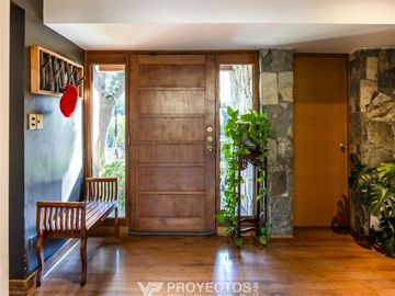 Espectacular casa en El Arrayán con vistas al río