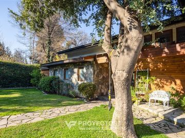 Espectacular casa en El Arrayán con vistas al río
