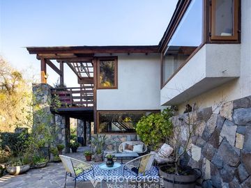 Espectacular casa en El Arrayán con vistas al río