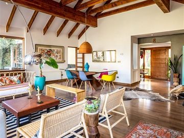 Espectacular casa en El Arrayán con vistas al río