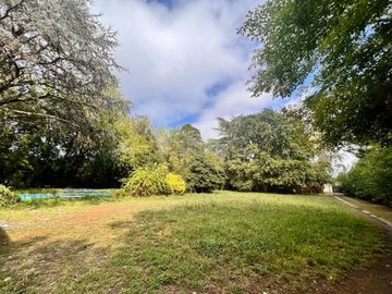 CASA QUINTA EN VENTA EN LOTE DE 3000 M2 - 6 AMBIENTES - ESCUCHA OFERTAS - PILAR
