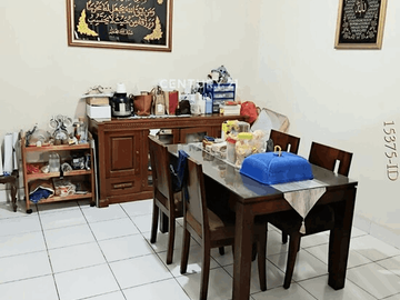 Rumah Homey Di Hook Tanah Luas Dan Murah Strategis Dekat Stasiun
