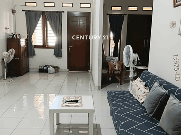 Rumah Homey Di Hook Tanah Luas Dan Murah Strategis Dekat Stasiun