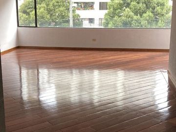Vendo departamento en Quito Tenis. 3 habitaciones
