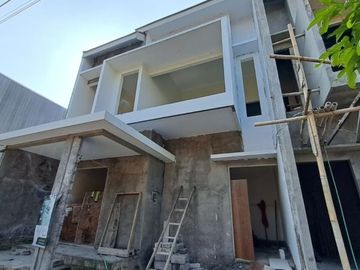 RUMAH 2 LANTAI MEWAH HARGA MURAH DI MLATI SLEMAN
