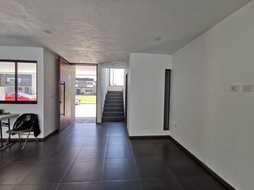CASA EN VENTA NOBEL RESIDENCIAL ZONA UDLAP