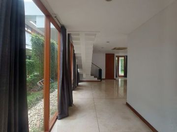 RUMAH MEWAH SIAP HUNI DI KEMANG,JAKARTA SELATAN