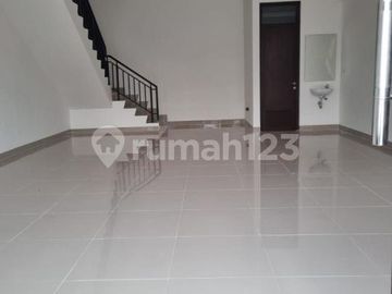 Disewakan Ruko Osaka Boulevard Pik2 Uk 6X10 Dekat Gereja Akita