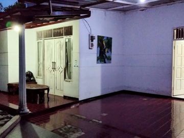 Dijual Rumah Cantik Hoek Harga Menarik di Cluster Sarua Indah Ciputat