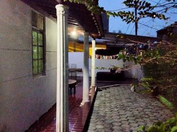 Dijual Rumah Cantik Hoek Harga Menarik di Cluster Sarua Indah Ciputat