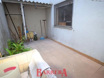 Departamento 2 ambientes con dos patios