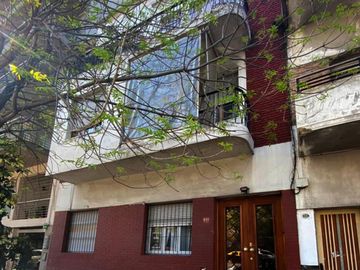 Departamento 2 ambientes con dos patios