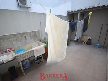 Departamento 2 ambientes con dos patios
