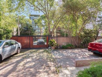 Casa estilo Neoclásico, Ricardo Lyon, Providencia