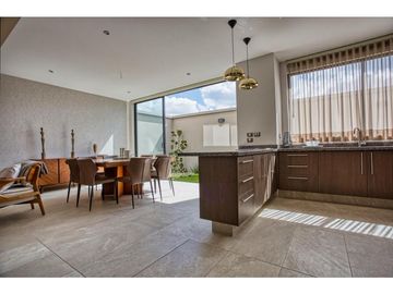 Casa En Venta En Fraccionamiento Cerca De Camino Real