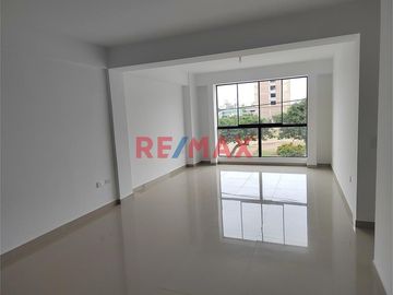 🌳 ¡Tu nuevo hogar frente al parque te espera! 🏡✨
Disfruta de la tranquilidad y comodidad en este moderno departamento de 87 m², ubicado en el quinto