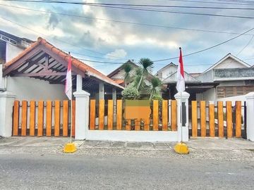 RUMAH MURAH TANAH LUAS MADE SURABAYA BARAT