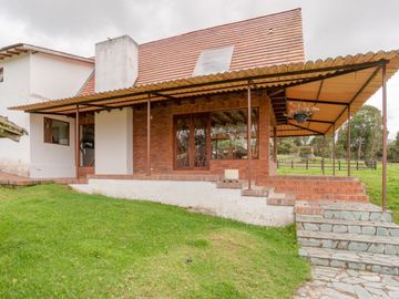 casa en venta en vereda yerbabuena. Cod V14116