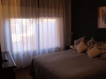 Chalet de 4 AMBIENTES ubicado a 350 metros de la Avenida Tomás Espora.