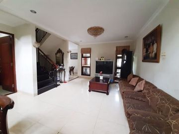 Rumah Bintaro Sektor 5 Posisi Hook Strategis Siap Huni