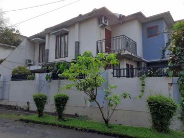 Rumah Bintaro Sektor 5 Posisi Hook Strategis Siap Huni