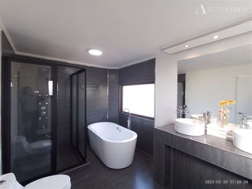 Casa en Venta en Condominio Mantagua