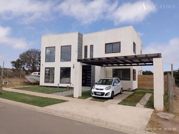Casa en Venta en Condominio Mantagua