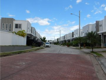 Vendo casa PH AUGUSTA  EN PASEO DEL NORTE BRISAS DE GOLF