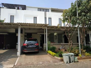 Dijual Rumah di Casa Jardin Full Furnish Lux 3 lantai Anthurium Daan mogot