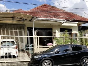 Disewakan Rumah Bagus Siap Huni di Simpang Darmo Permai Selatan