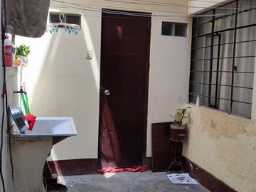 Casa 3 pisos Área:200m2 $240,000 SMP