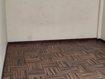 Casa 3 pisos Área:200m2 $240,000 SMP