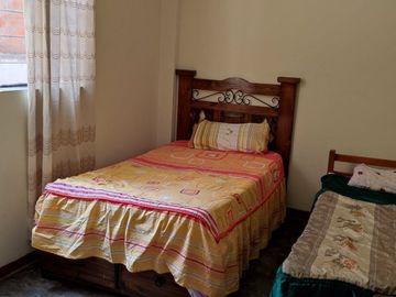 Casa 3 pisos Área:200m2 $240,000 SMP
