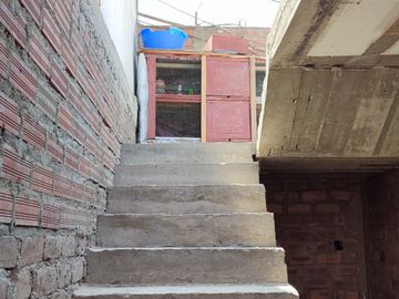 Casa 3 pisos Área:200m2 $240,000 SMP