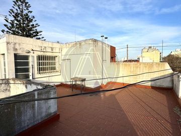 PH Casa de 5 ambientes con terraza a la venta - Mataderos APTO CRÉDITO