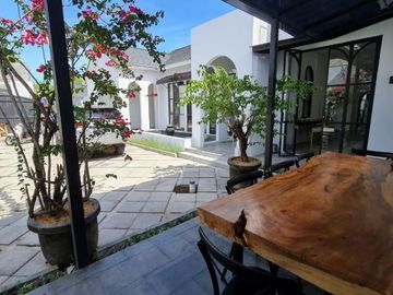 Rumah mewah gaya mediteranian di Tegal cupek, Umalas Bali (Freehold, IMB)