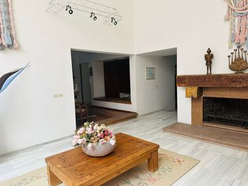 CASA EN VENTA EN FRACCIONAMIENTO CLUB DE GOLF HACIENDA SAN GASPAR EN JIUTEPEC.