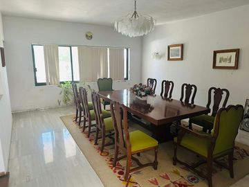 CASA EN VENTA EN FRACCIONAMIENTO CLUB DE GOLF HACIENDA SAN GASPAR EN JIUTEPEC.