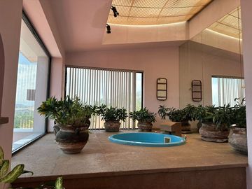 CASA EN VENTA EN FRACCIONAMIENTO CLUB DE GOLF HACIENDA SAN GASPAR EN JIUTEPEC.
