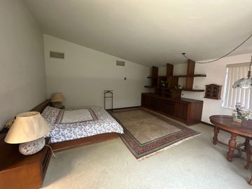 CASA EN VENTA EN FRACCIONAMIENTO CLUB DE GOLF HACIENDA SAN GASPAR EN JIUTEPEC.