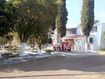 CARR. CELAYA-SALVATIERRA: MAGNIFICO RANCHO  CON POZO PROPIO