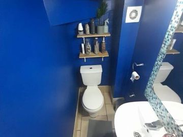 CASA CON MANZARDA Y AMPLIOS ESPACIOS