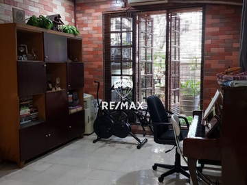 Tanah Strategis Kebayoran Baru (Bonus Bangunan) – Lebar Muka 14m, Cocok untuk Klinik/Salon!