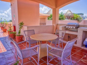 Departamento con rooftop privado, tipo duplex, a 190 metros de la playa.