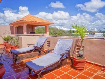 Departamento con rooftop privado, tipo duplex, a 190 metros de la playa.