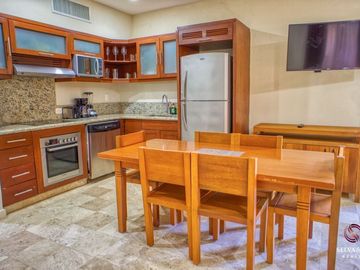 Departamento con rooftop privado, tipo duplex, a 190 metros de la playa.