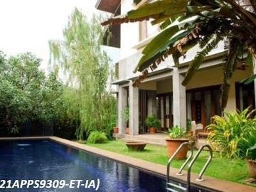 Dijual Rumah Luas Ada SPool Ada Halaman Depan Dan Belakang