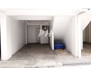 Modern Townhouse For Sale in Cubao near Edsa PH1112